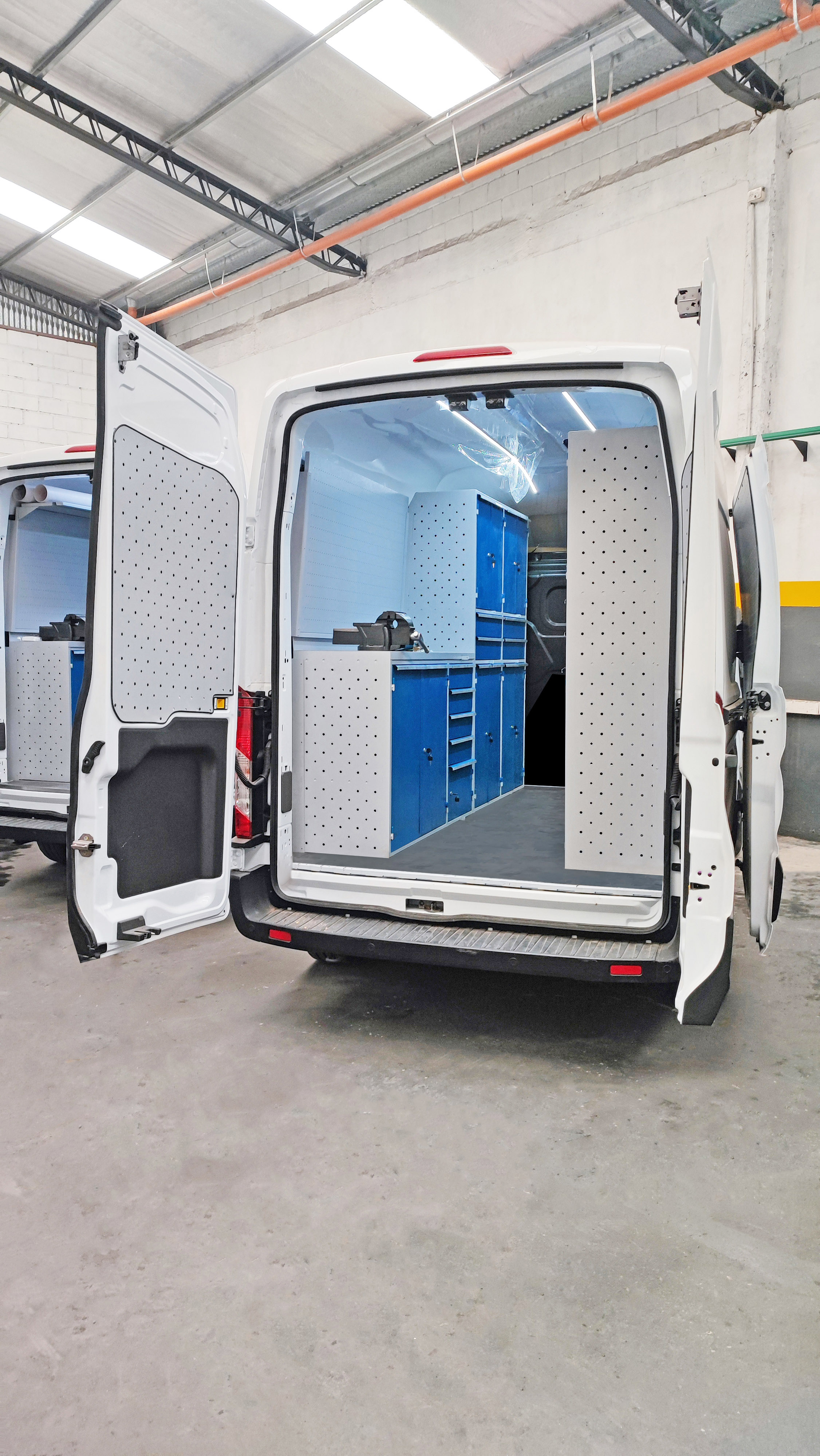 Equipamiento vehicular - Taller Movil - AESA - BDK Design
