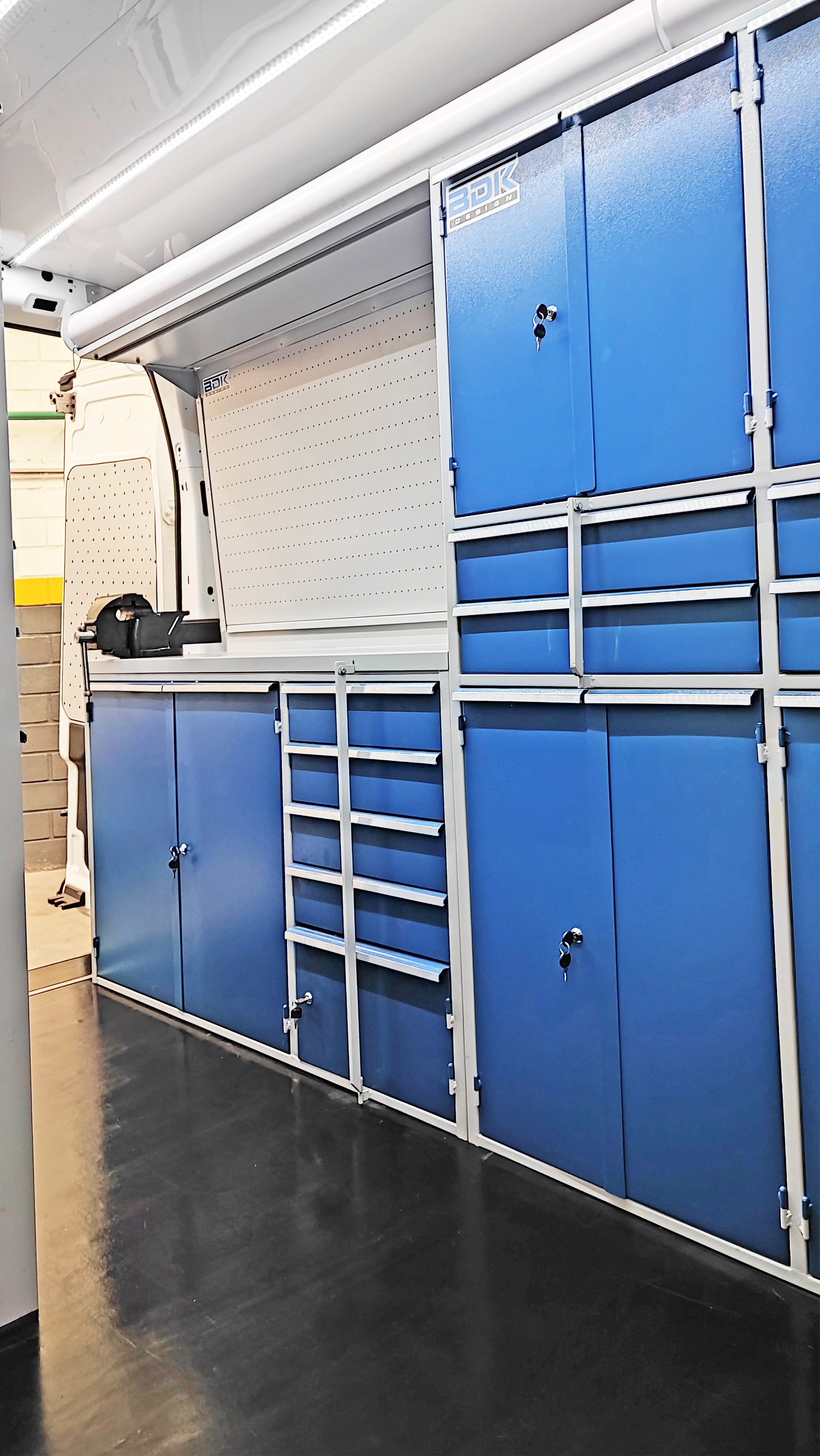 Equipamiento vehicular - Taller Movil - AESA - BDK Design
