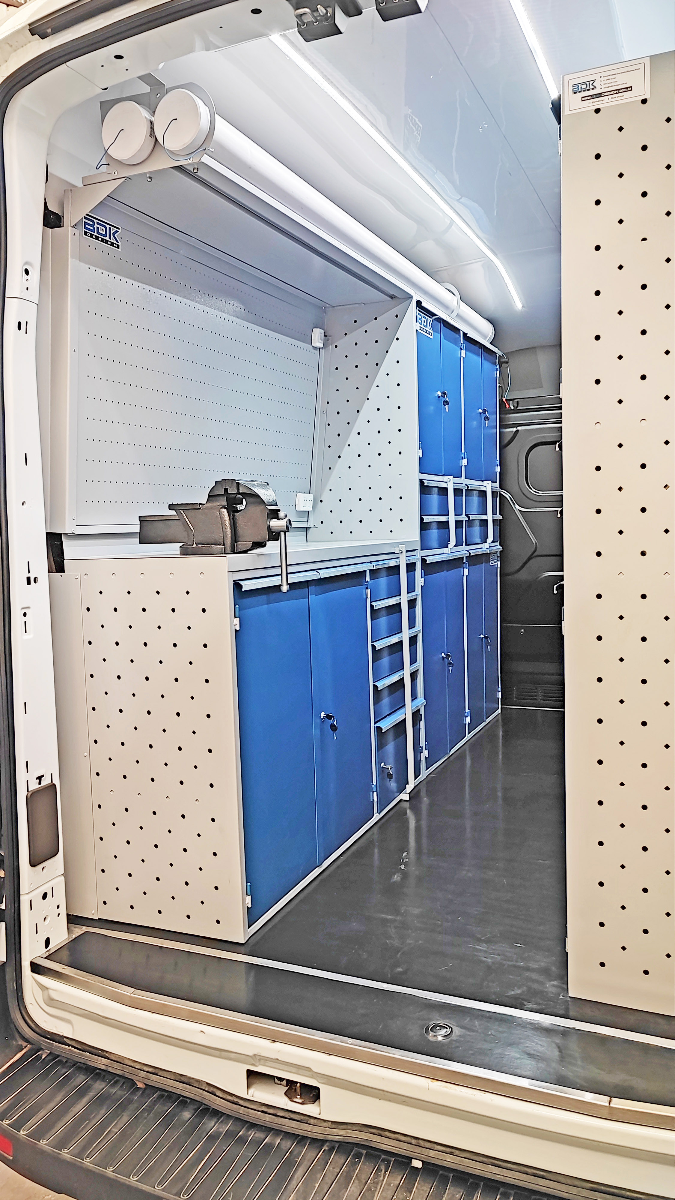 Equipamiento vehicular - Taller Movil - AESA - BDK Design