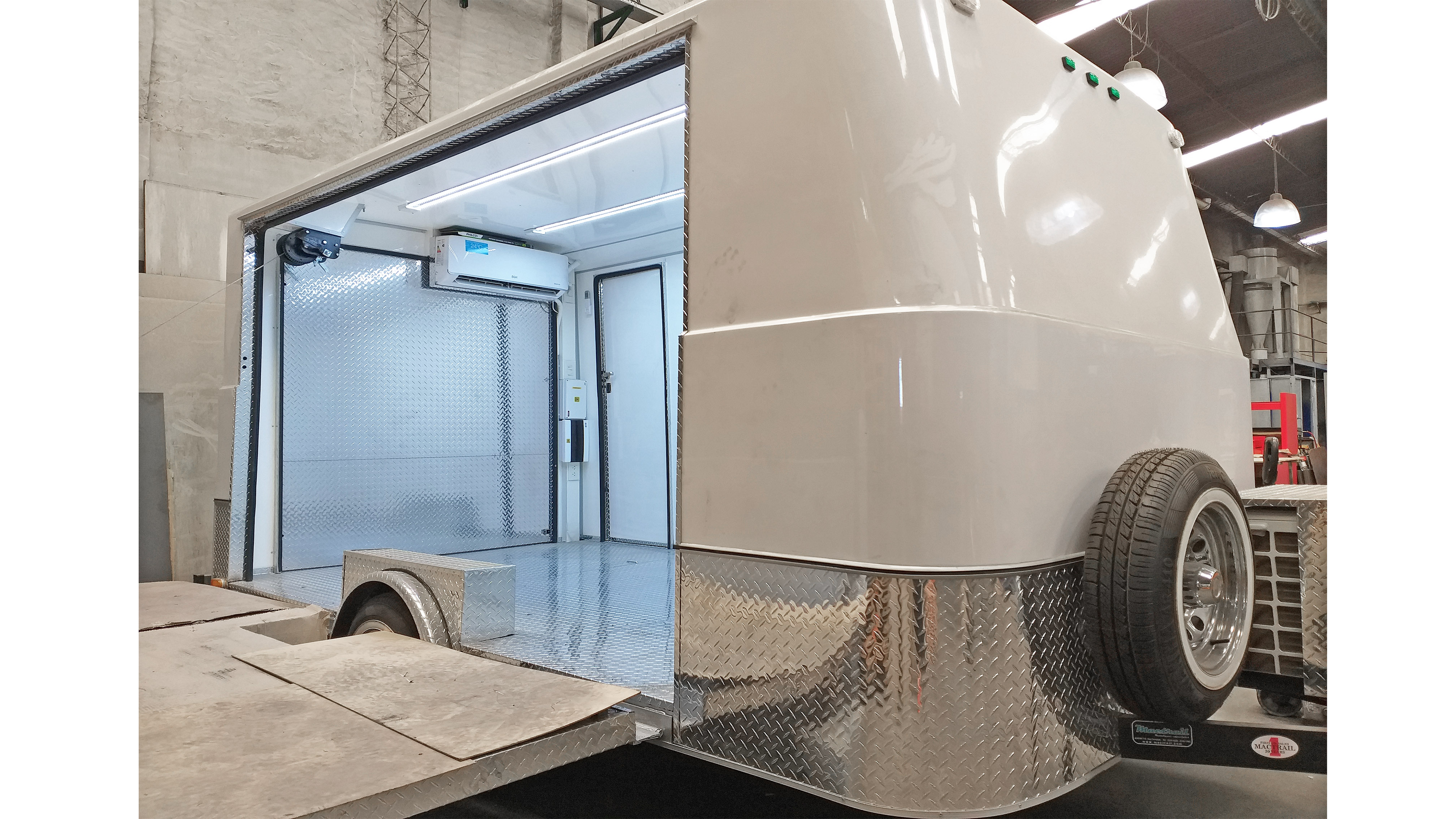 Equipamiento Taller Movil BDK Design - trailer