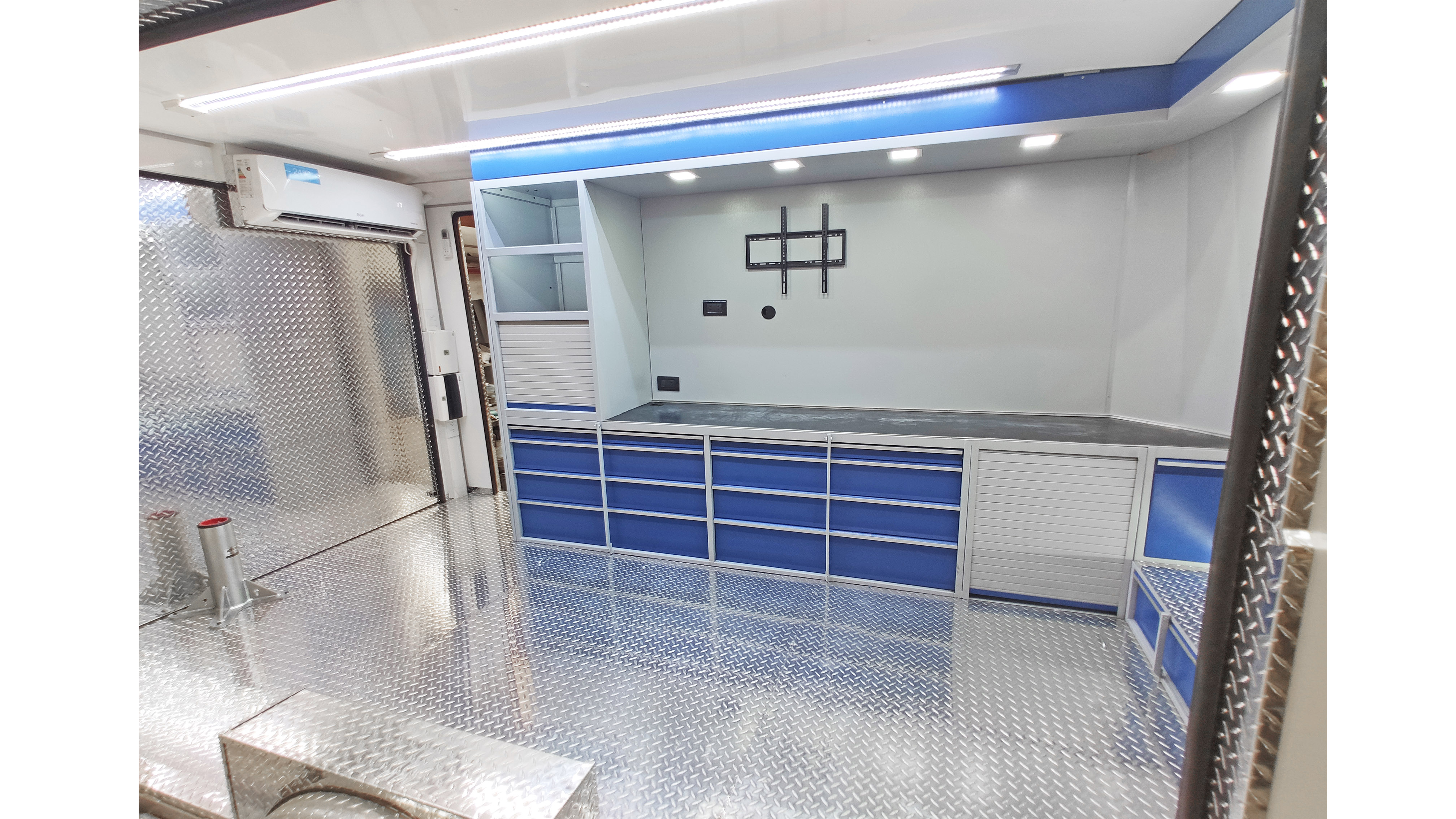 Equipamiento Taller Movil BDK Design - trailer