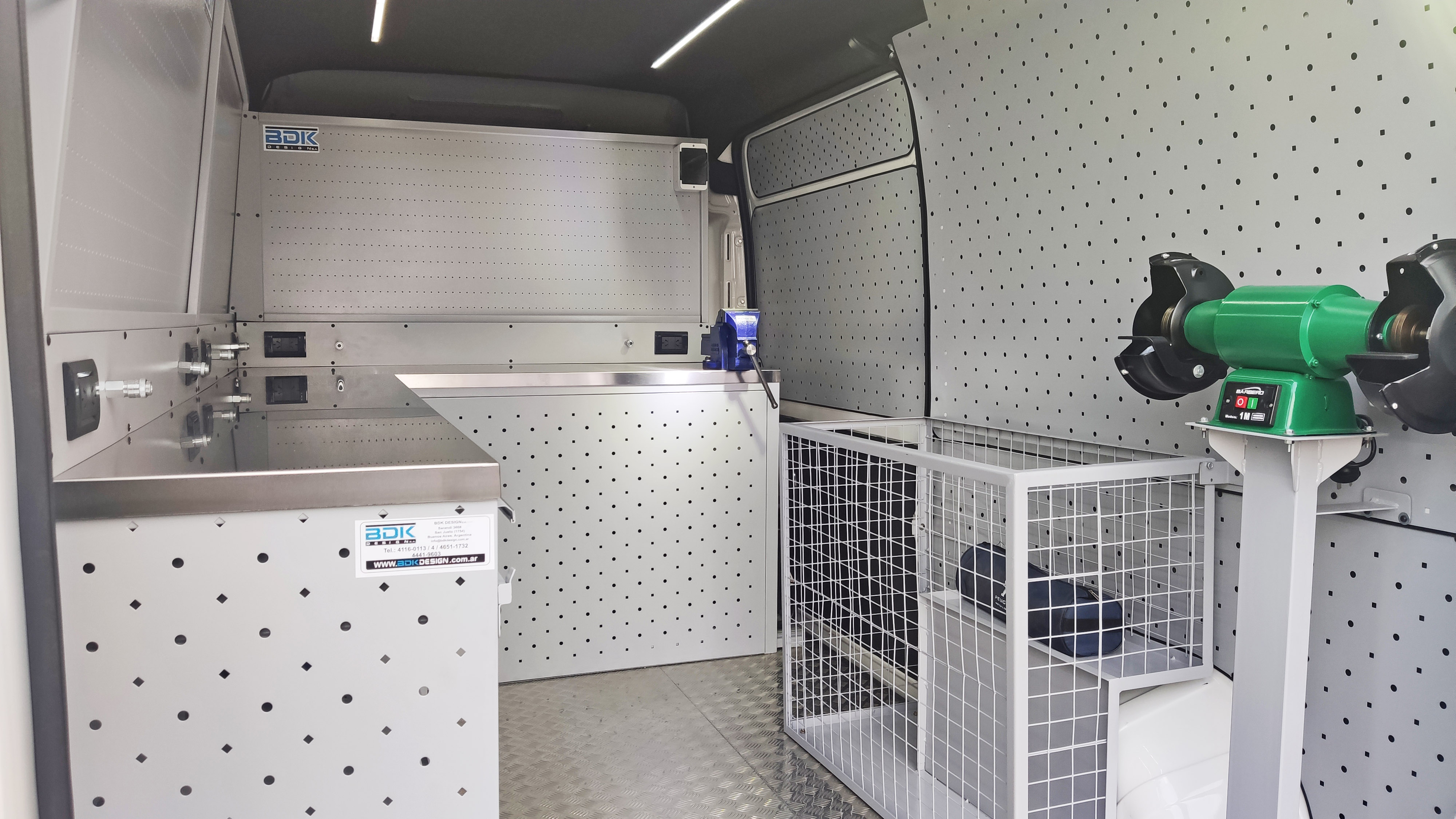 Talleres y oficinas moviles BDK Design 01