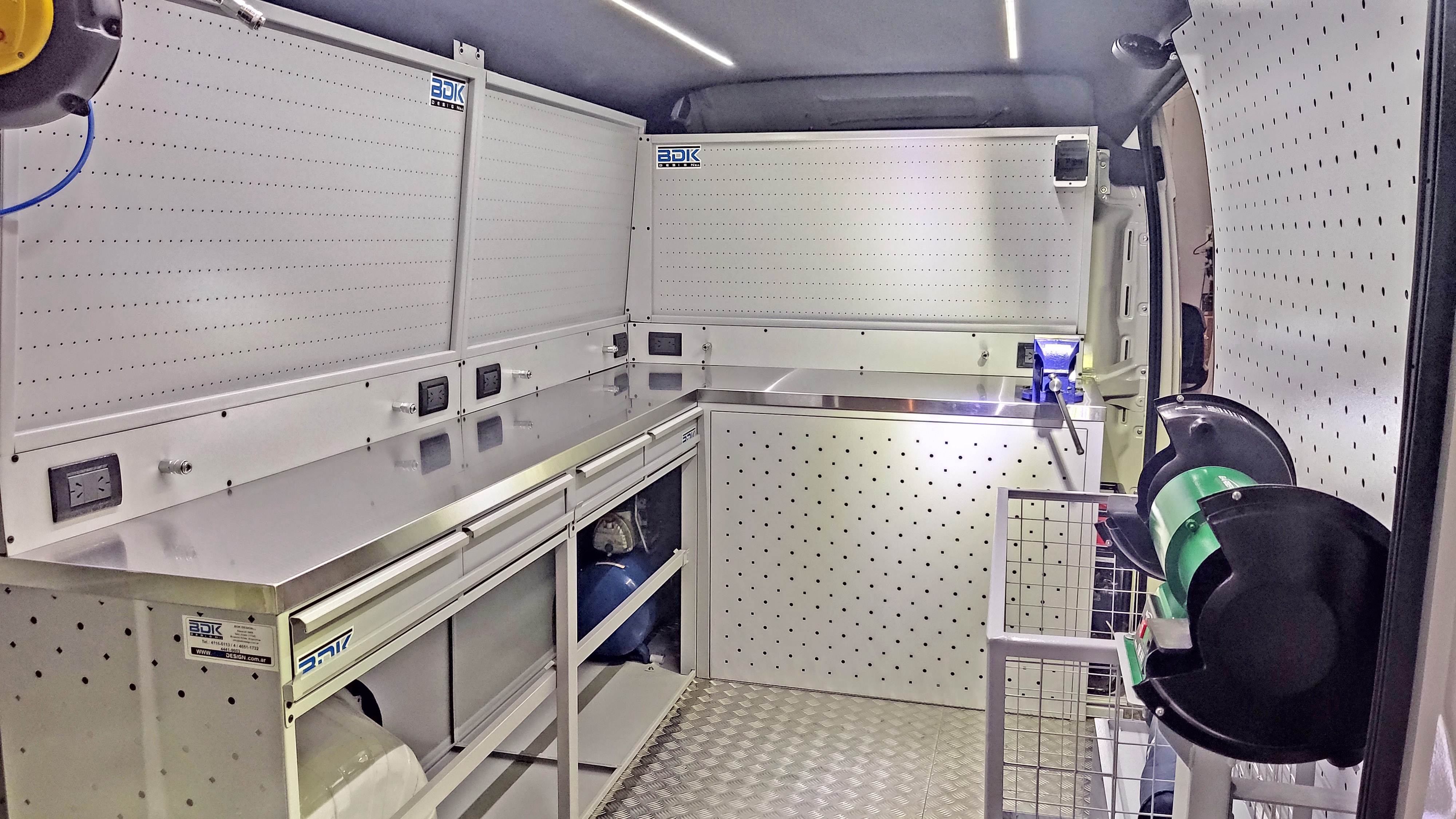 Talleres y oficinas moviles BDK Design 01